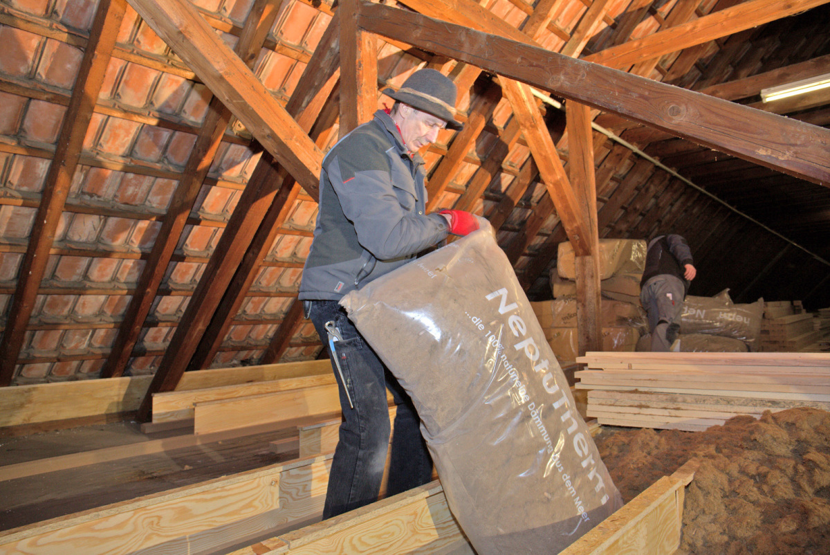 Dachboden Mit Seegraas Gedammt Dach Holzbau