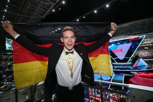  Alexander Bruns ist Weltmeister der Zimmerer 2019 