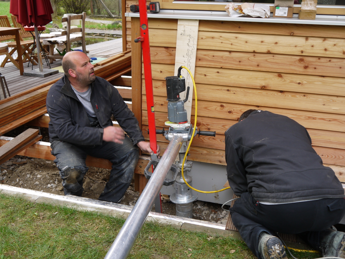 Verformung der Südterrasse durch Senkung der Bodenplatte