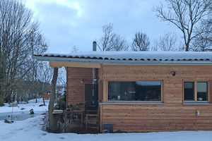  Das Haus Auer im Februar 2019, an der Dachrinne ist die Setzung erkennbar 