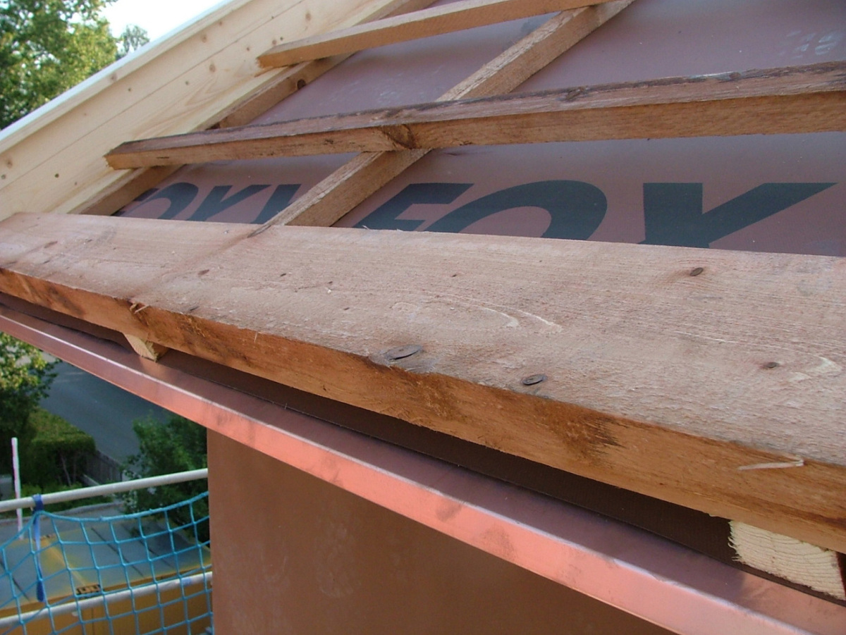 Traufbohlen anbringen Traufbohlen anbringen