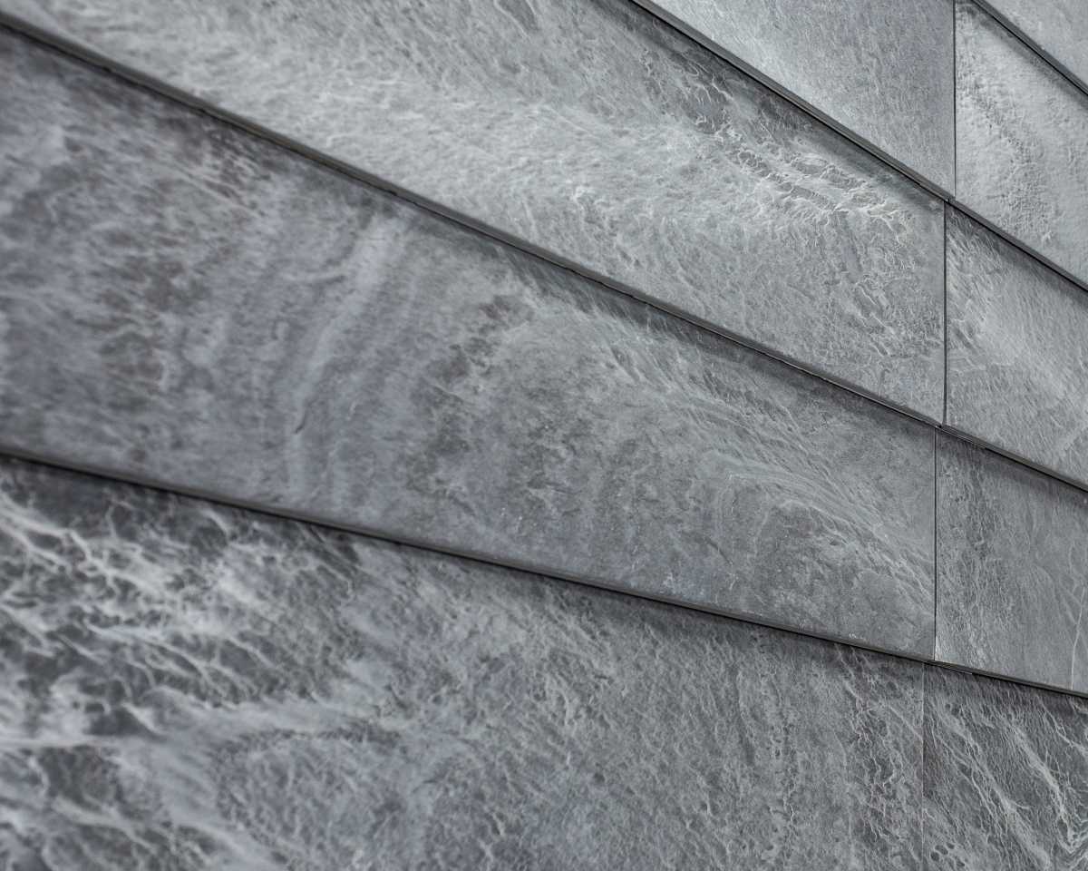 Schlanke Schieferpaneele - dach+holzbau