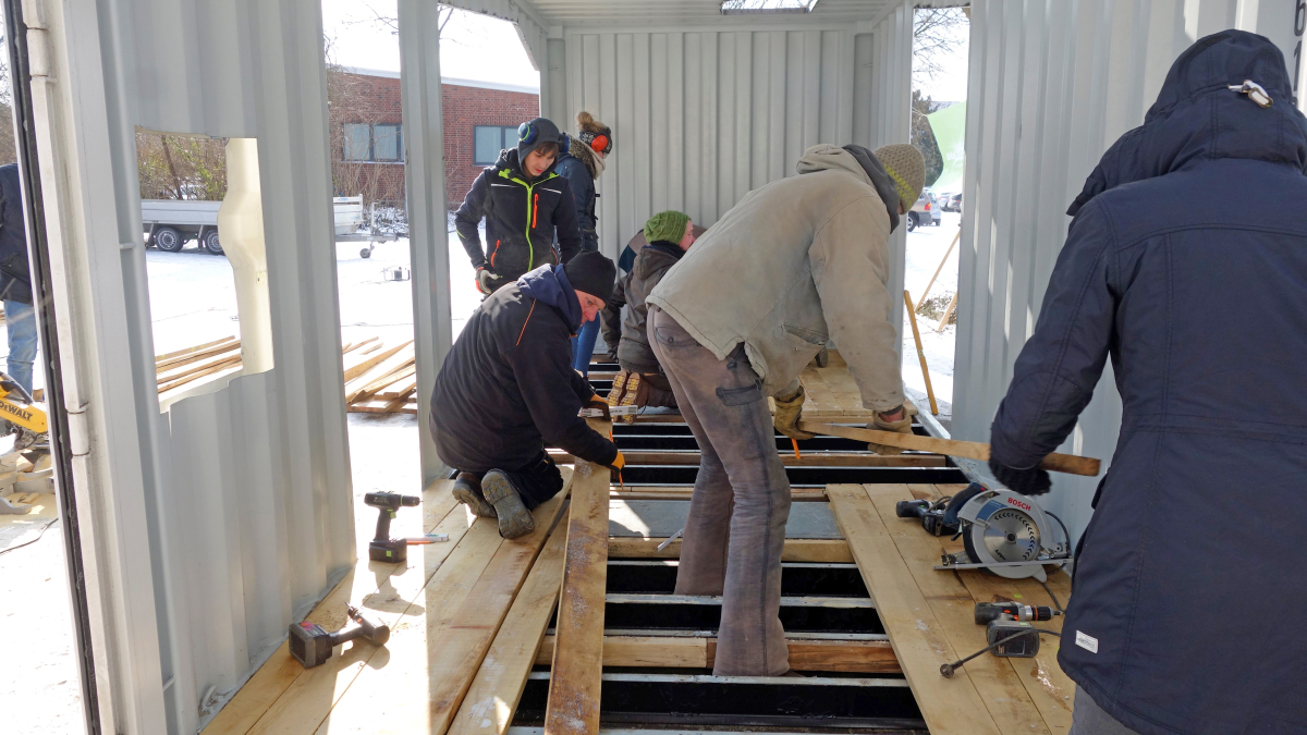 Ein Container Wird Zur Spielkiste Dach Holzbau