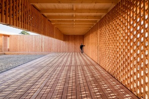  In Mannheim haben Architekturstudenten und Flüchtlinge ein Gemeinschaftshaus aus Holz auf dem Gelände der früheren Spinelli Barracks gebaut                                  Foto: Yannick Wegner, Mannheim 