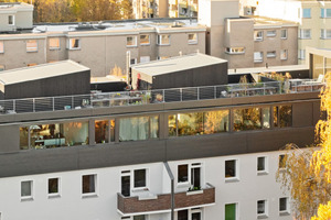  Geplant wurde die Aufstockung in der Wasserstraße von Buchner + wienke architekten mit Architekturbüro Martina Trixner, umgesetzt vom Holzbauunternehmen Kontec GmbH  