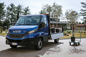  Der Iveco Daily Natural Power, hier mit Pritschenaufbau, wird auf der Sonderschau Green Mobility auf der DACH+HOLZ 2020 in Halle 4 Stand 4.314 gezeigt 