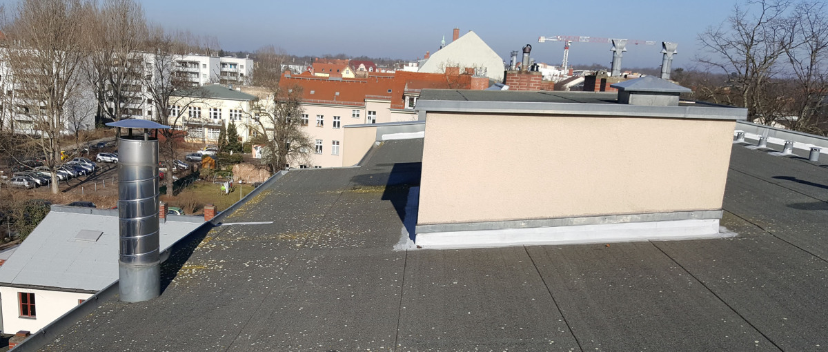Flüssigkunststoff und Dichtheit für Ihr Dach - Janker Dachdeckerei und  Zimmerei Nürnberg