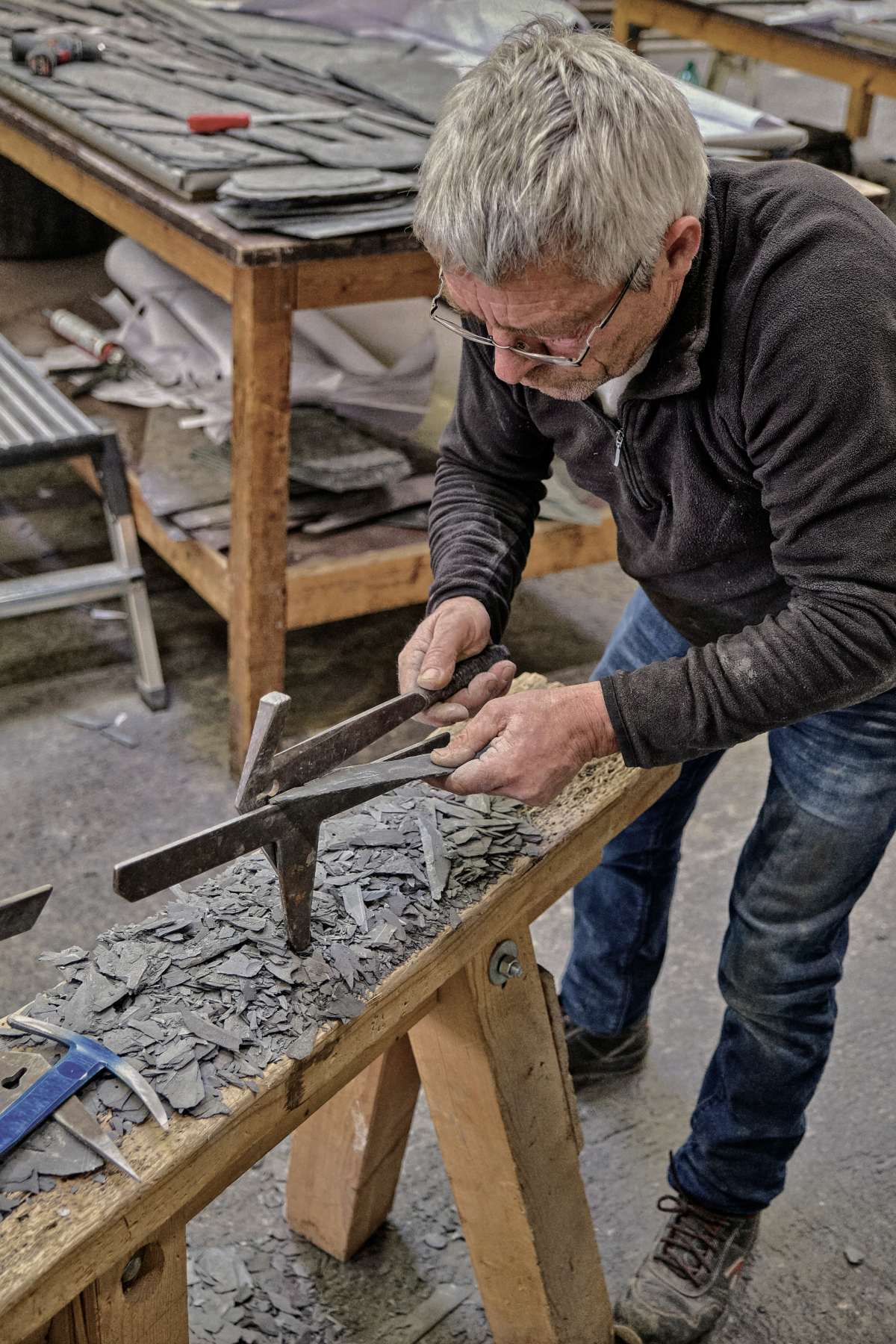 Kleine Ornamente aus Schiefer - dach+holzbau