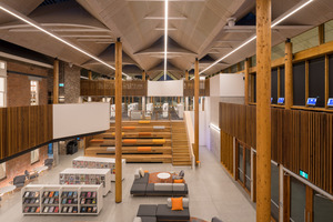  Viel Holz und damit Aufenthaltsqualität bietet die neue Bibliothek im australischen Marrickville 