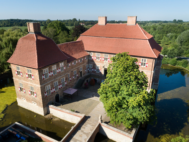 1_Schloss_Oberwerries_Hamm_Luftaufnahme_DJI_Drohne.jpg