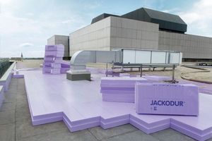  Auf aktuelle Projekte und grundsätzliche Vorteile des Umkehrdachs mit XPS-Dämmung geht Dipl.-Ing. Mani Pentschew, Leiterin des Planer- und Objektservices bei Jackon Insulation, im Onlineseminar ein 