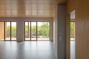  Das Bauwerk „Walden 48“ der Berliner Scharabi Architekten PartG mbB ist Preisträger in der Kategorie Mehrfamilienhaus Neubau. Das Foto zeigt eine Innenaufnahme des Hauses in Holzbauweise<br /> 