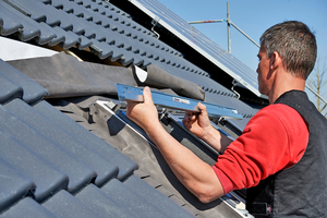  4__Lichtloesung_3-in-1_Velux_Wasserableitrinne_oben.jpg 