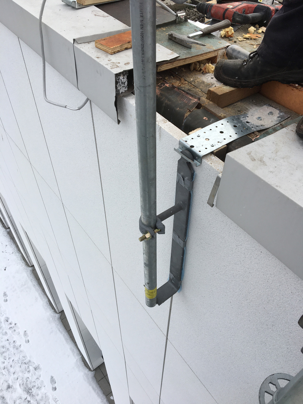 Rundum geschützt bei der Dachsanierung - dach+holzbau