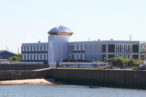  Die Biologische Anstalt Helgoland in der Stiftung Alfred- Wegener-Institut (AWI), Helmholtz-Zentrum für Polar- und Meeresforschung vom Meer aus gesehen 