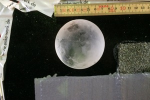  Projektil: Eine tennisballgroße 70-mm-Eiskugel aus dem Hagelwiderstands-Materialprüfungstest 