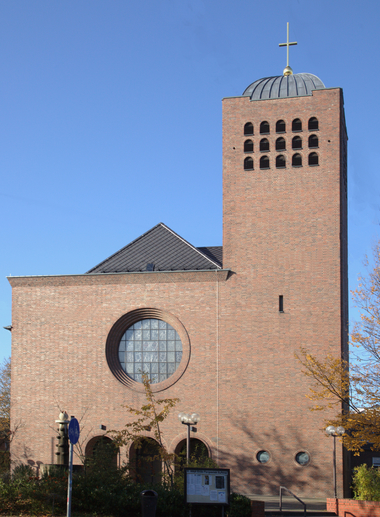 1_Kirche_St._Joseph_Bonn_Frontansicht.jpg