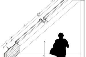  Die Zeichnung zeigt den Anschluss eines Klapp-Schwing-Fensters im Steildach 