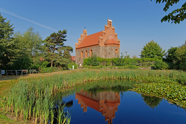 1_Kirche_Wegezin_am_Weiher_MRS_1599_rs.jpg