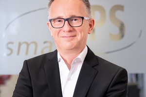  Mike Eckstein, smartPS-Account Manager, begrüßt Interessenten aus der Baubranche bei den DMS-Webinaren 