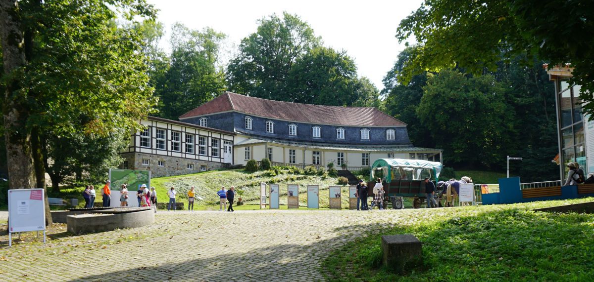 1_Eingangsgebaeude_Krummes_Haus_Detmold_LWL.jpg