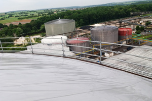  Die Gerüste von Sifatec passen sich der runden Dachkonstruktion des Silos der Südzucker AG an 