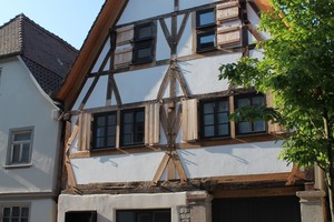  Das Fachwerkhaus prägt nach seiner Sanierung wieder das Stadtbild von Bad Mergentheim und wurde mit dem Denkmalschutzpreis Baden-Württemberg ausgezeichnet 