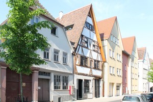  Die Fachwerkfassade des Hauses in der Altstadt von Bad Mergentheim nach der Sanierung  