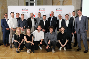  Die Gewinnerteams und die Veranstalter der Student Trophy 2022.  