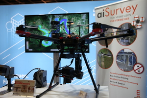  Die „AI-Survey GmbH" brachte eine Drohne mit zur DigitalBau 2022 