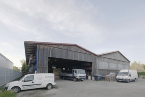  Blick auf die Abbundhalle und das Werkstattgebäude von Markus Käding im Gewerbegebiet von Viersen  