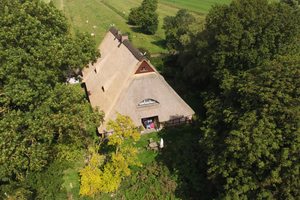  2_Reetdachhaus_ehemaliges_Bauernhaus_bei_Itzehoe.jpg 