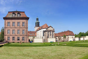  Lernen an einem geschichtsträchtigen Ort: Durch eine barocke Umgestaltung entstand im 18. Jahrhundert eine schlossartige Anlage mit Garten an der Propstei Johannesberg in Fulda<br /> 