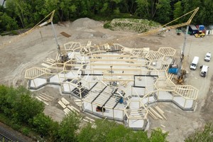  Peter Glaesel Schule Tragwerk Holzstuetzen 