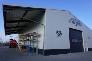  Das Firmengebäude der Dachdeckerei Stahlmann in Salzderhelden bei Einbeck 