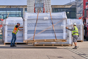  Messe Karlsruhe Anlieferung RWA Dunkelklappen Velux Commercial 