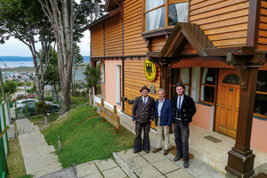  Die beiden Zimmerer und Rolandsbrüder zu Gast bei dem deutschen Honorarkonsul auf Feuerland  