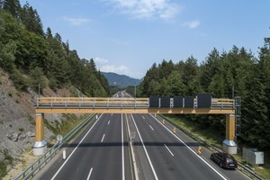  22-07_Anwendungsbeispiel_Verkehrszeichenbruecke_1.jpeg 