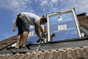  Dachfenster-Zweierkombination: Dank der Anschlusssysteme des Herstellers gelang der Einbau in relativ kurzer Zeit 