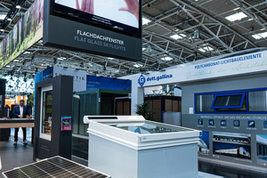  Das Flachdachfenster „neo plus“ mit Echtglas wurde auf der Messe mit einem thermisch getrennten Aluminiumprofilsystem vorgestellt 