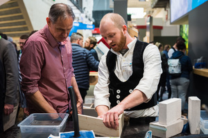  Das Pro-Clima-Expertenteam stand interessierten Besuchern Rede und Antwort zu konkreten Bauaufgaben, Konstruktionen, Anwendungen und bauphysikalischen Hintergründen 