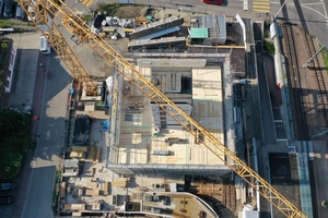  Spektakulärer Blick von oben. Für die Baustelleneinrichtung blieb nur wenig Platz 