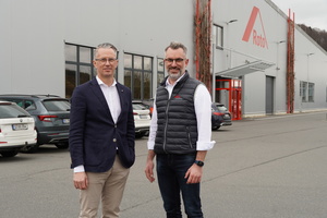  Stephan Hettwer (links) ist Geschäftsführer Kunden und Märkte bei der Roto Frank DachsystemTechnologie und zuständig für den weltweiten Vertrieb der Roto-Dachfensterlösungen. Yann Lesage (rechts) ist Vertriebsleiter Außendienst bei der Roto Frank DST Vertriebs-GmbH
Foto: Erdal Top &nbsp;&nbsp;&nbsp;&nbsp;&nbsp;&nbsp;&nbsp;&nbsp;&nbsp;&nbsp;&nbsp;&nbsp;&nbsp;&nbsp;&nbsp;&nbsp;&nbsp;&nbsp;&nbsp;&nbsp;&nbsp;&nbsp;&nbsp;&nbsp;&nbsp;&nbsp;&nbsp;&nbsp;&nbsp;&nbsp;&nbsp;&nbsp;&nbsp;&nbsp;&nbsp;&nbsp;&nbsp;&nbsp;&nbsp;&nbsp;&nbsp;&nbsp;&nbsp;&nbsp;  