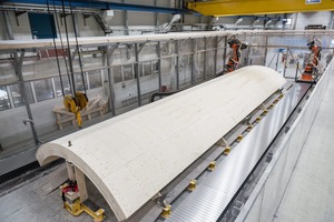  Vorfertigung der Holzbauteile für eine Windkraftanlage im Werk von Modvion  