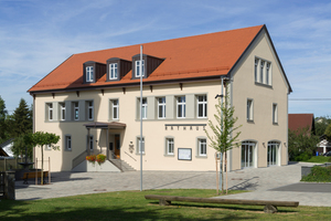  Nach der Dämmung des Daches und der Montage von Konter- und Traglattung wurden neue Ziegel verlegt 