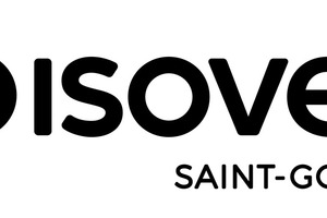  Das neue Isover-Logo wird ab dem 1. Juli 2023 eingeführt. Das grafische Symbol vor dem Markennamen steht sinnbildlich für Dämmstoffrollen  