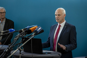  Staubarmes Arbeiten ist möglich: Michael Kirsch von der BG Bau stellte Schutzmaßnahmen vor 