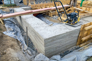  Das Branntkalk-Stampf-Fundament des ersten Fachwerkhauses kommt ohne Beton aus 