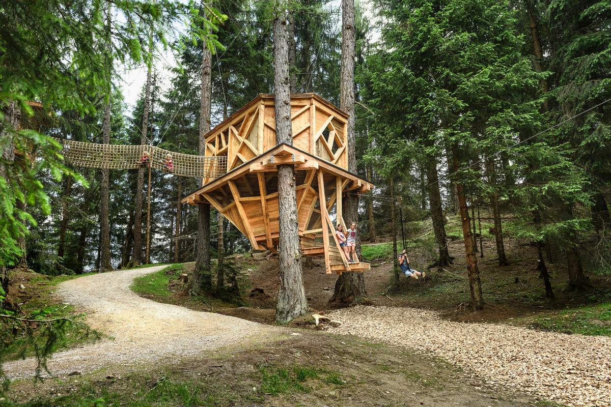 Naturidea Spielplatz Holzbau Andre Schoenherr