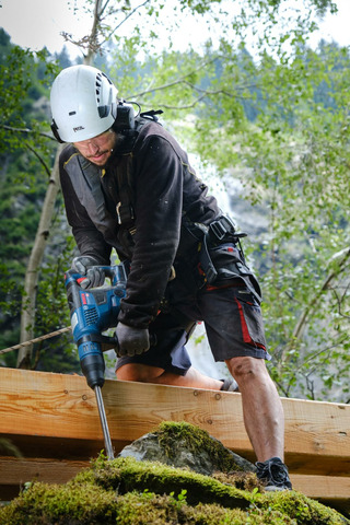 Akku-Bohrhammer Bosch Professional Stubaital Felsgestein